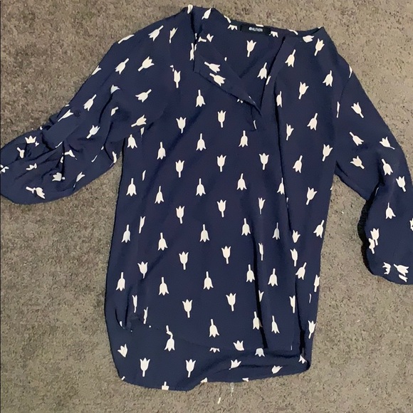 // 41 Hawthorn \\ Patterned Blouse - Picture 1 of 3